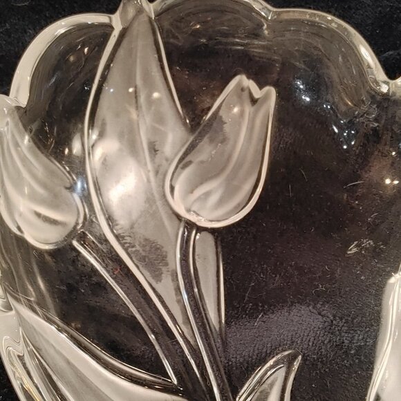 Mikasa Glass Tivoli Heart Shaped Bowl, Tulip Design - Picture 4 of 7